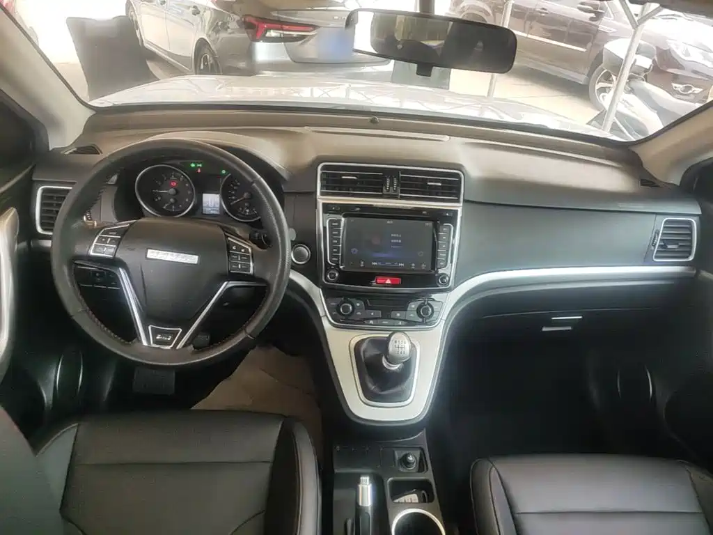Haval M6 — фото 10