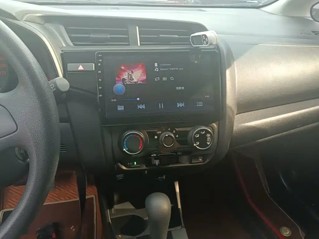 Honda Fit — фото 13