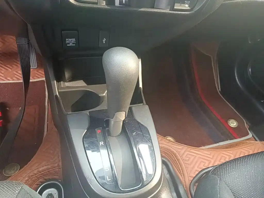 Honda Fit — фото 14