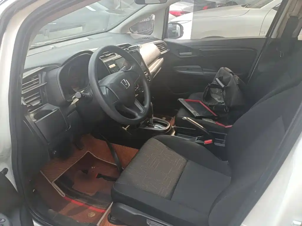 Honda Fit — фото 15