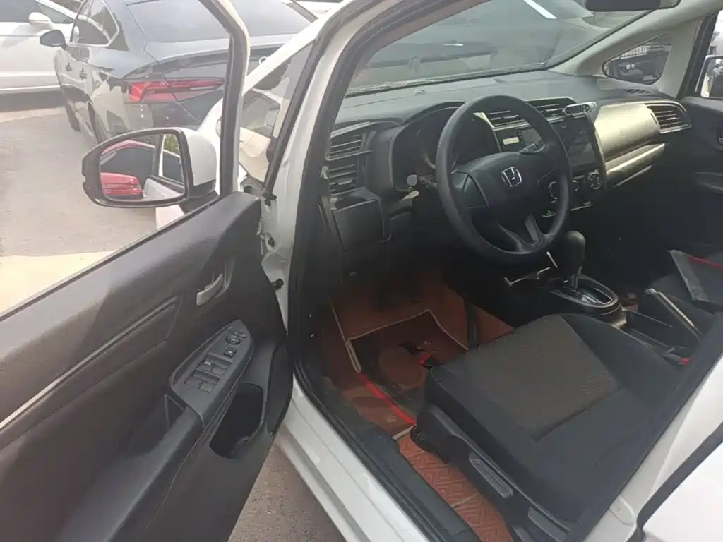 Honda Fit — фото 16