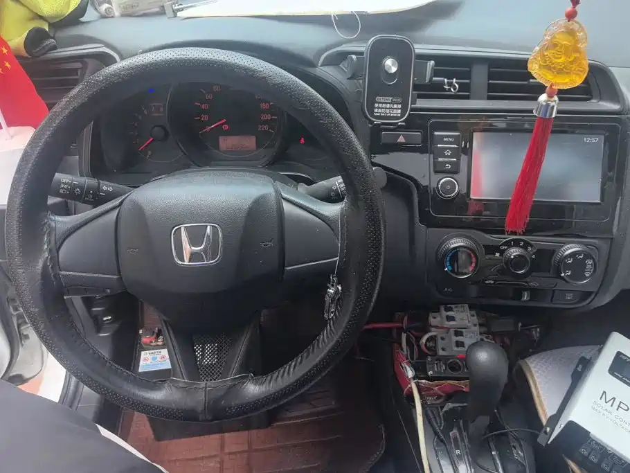 Honda Fit — фото 11