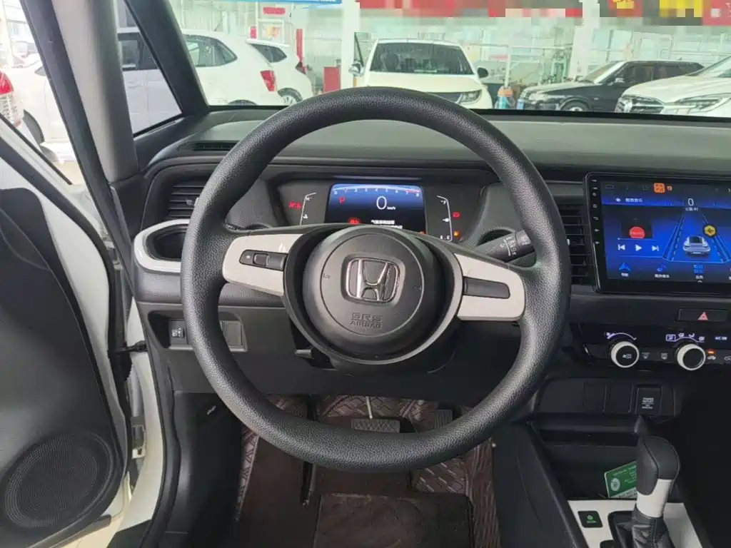 Honda Fit — фото 11