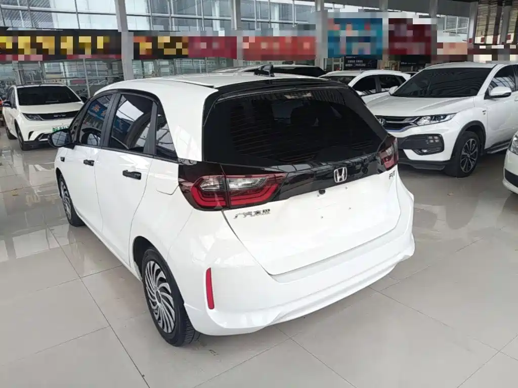 Honda Fit — фото 5