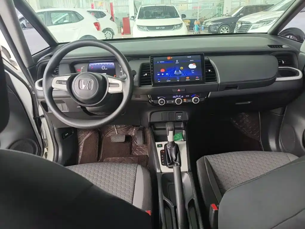 Honda Fit — фото 10