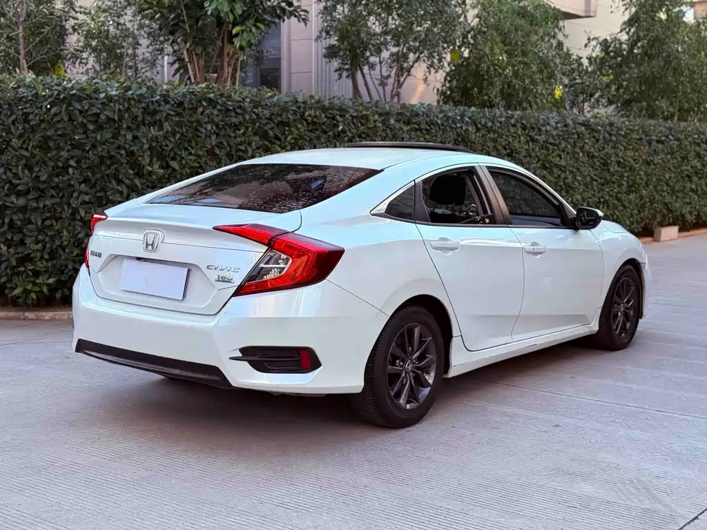Honda Civic — фото 9