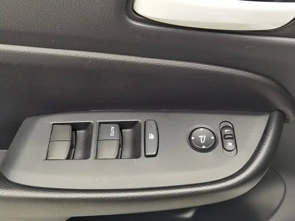Honda Fit — фото 9