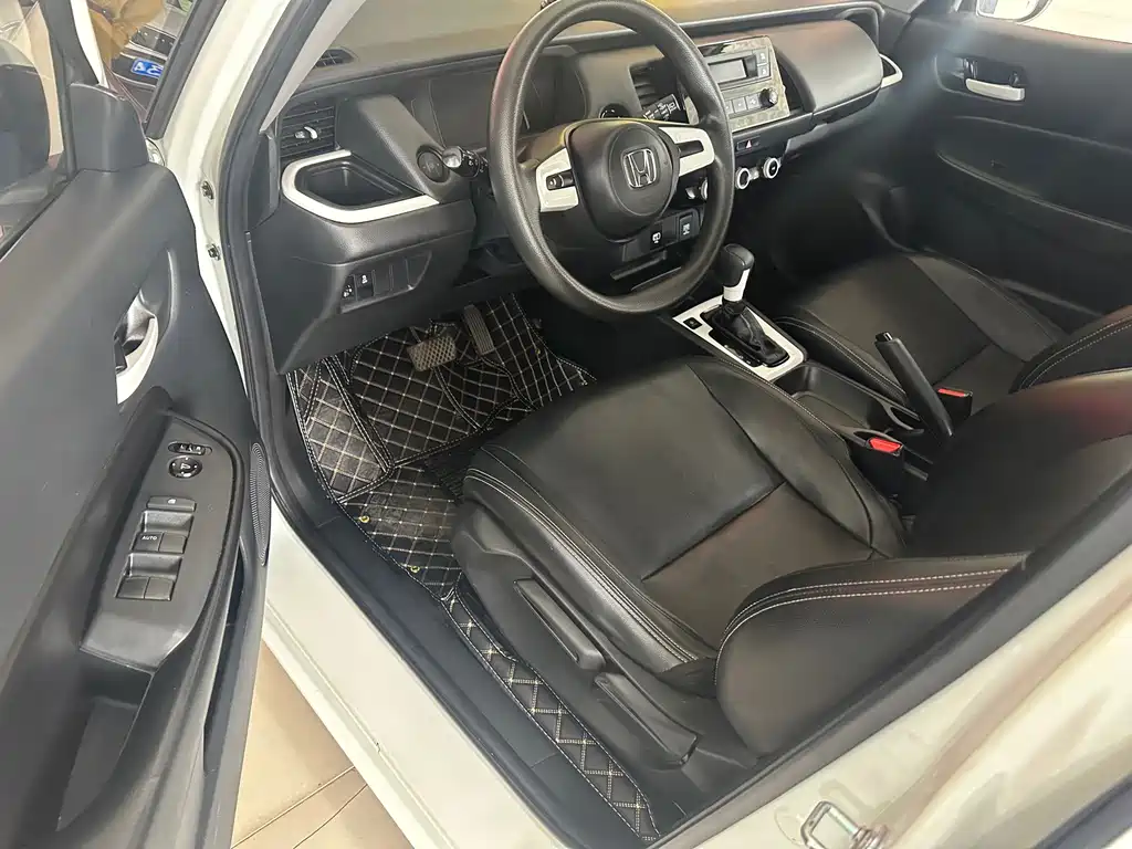 Honda Fit — фото 4