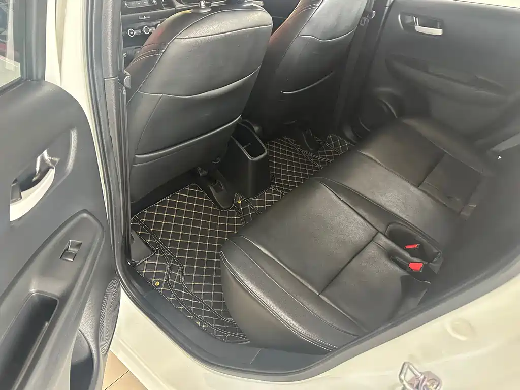 Honda Fit — фото 6