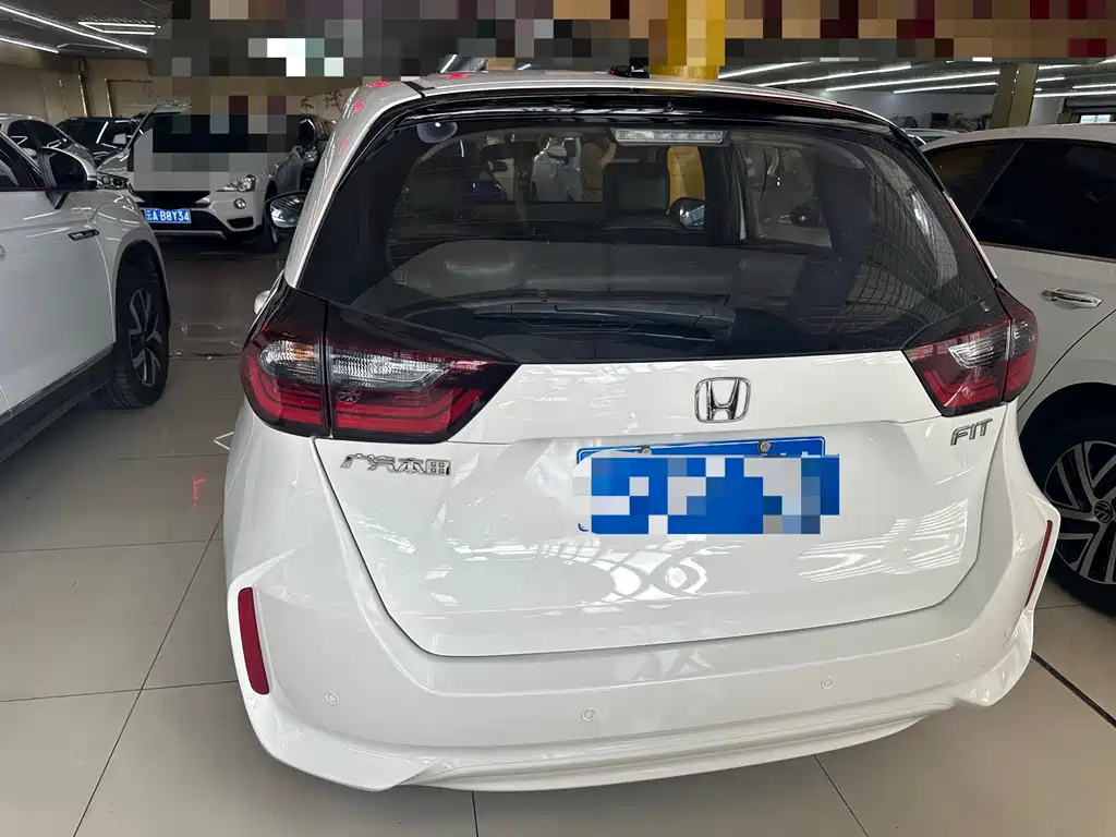 Honda Fit — фото 9
