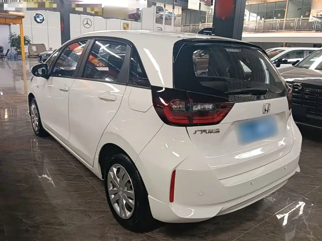Honda Fit — фото 5