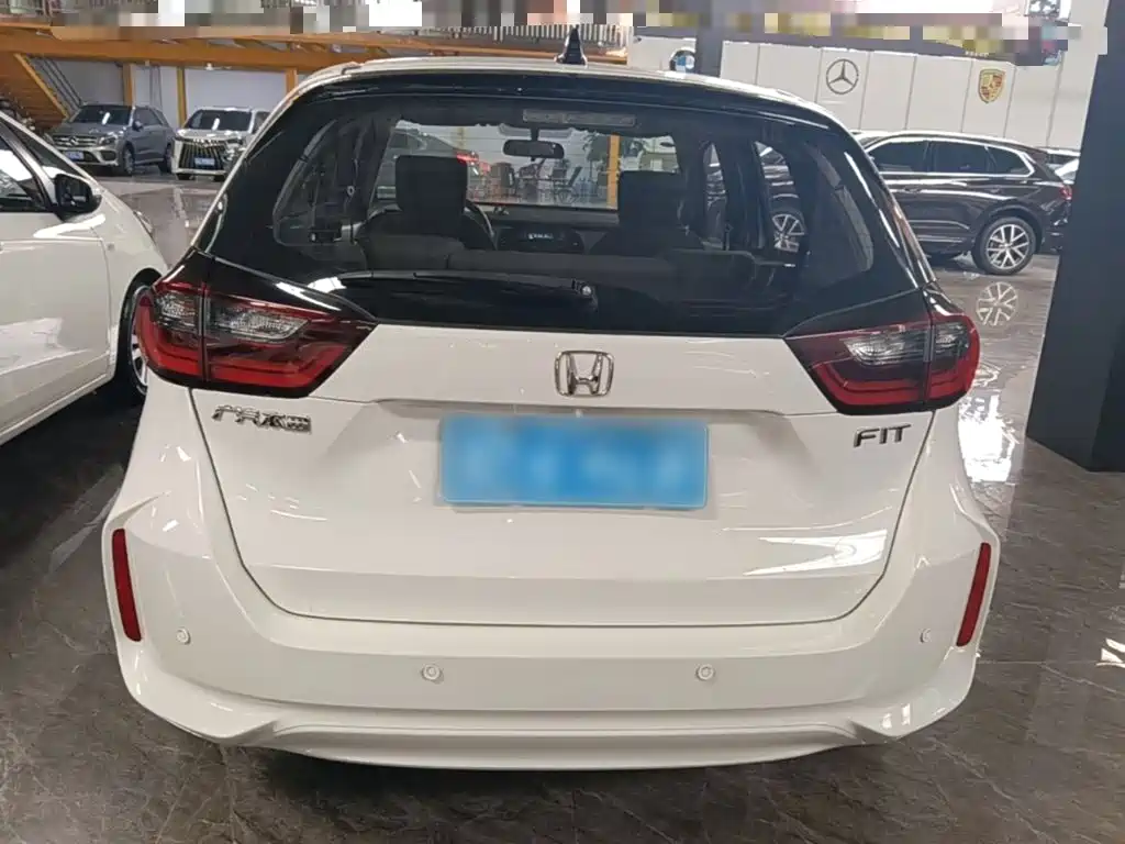Honda Fit — фото 6