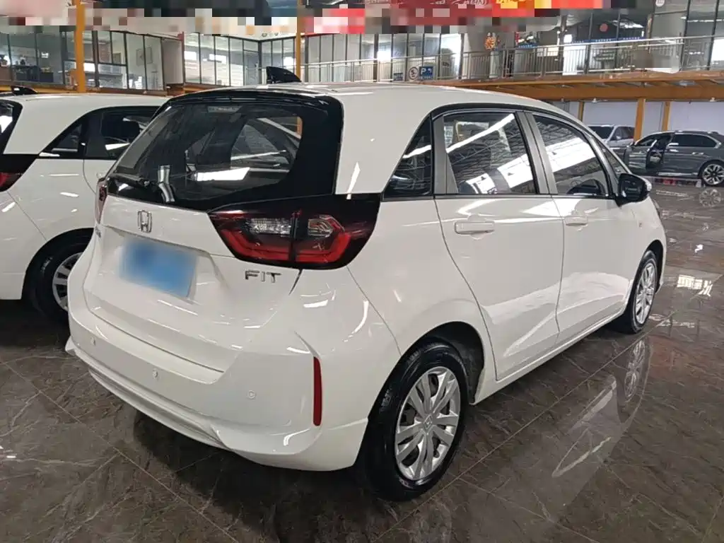 Honda Fit — фото 7