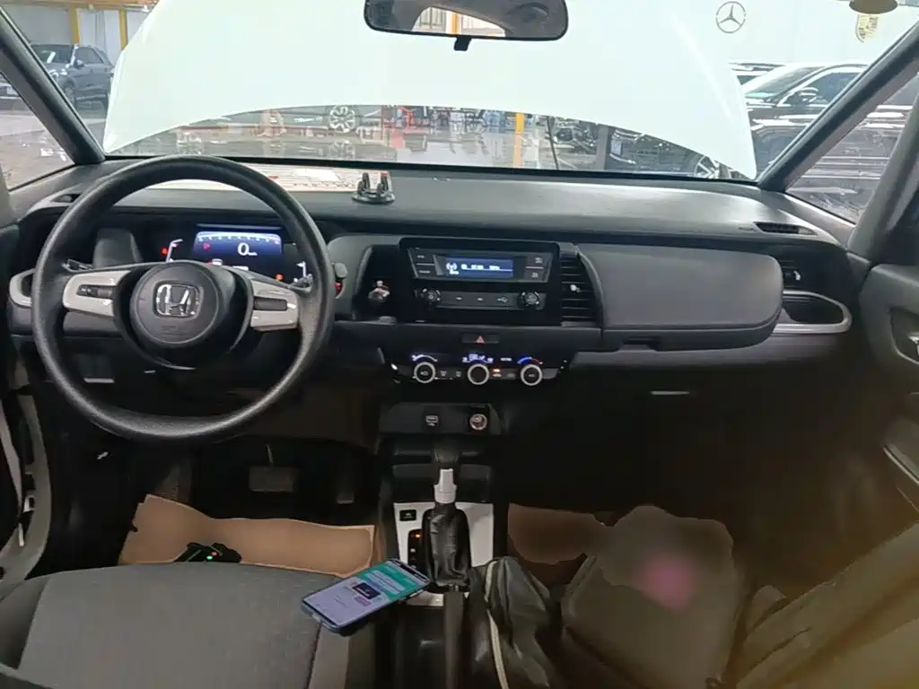 Honda Fit — фото 10