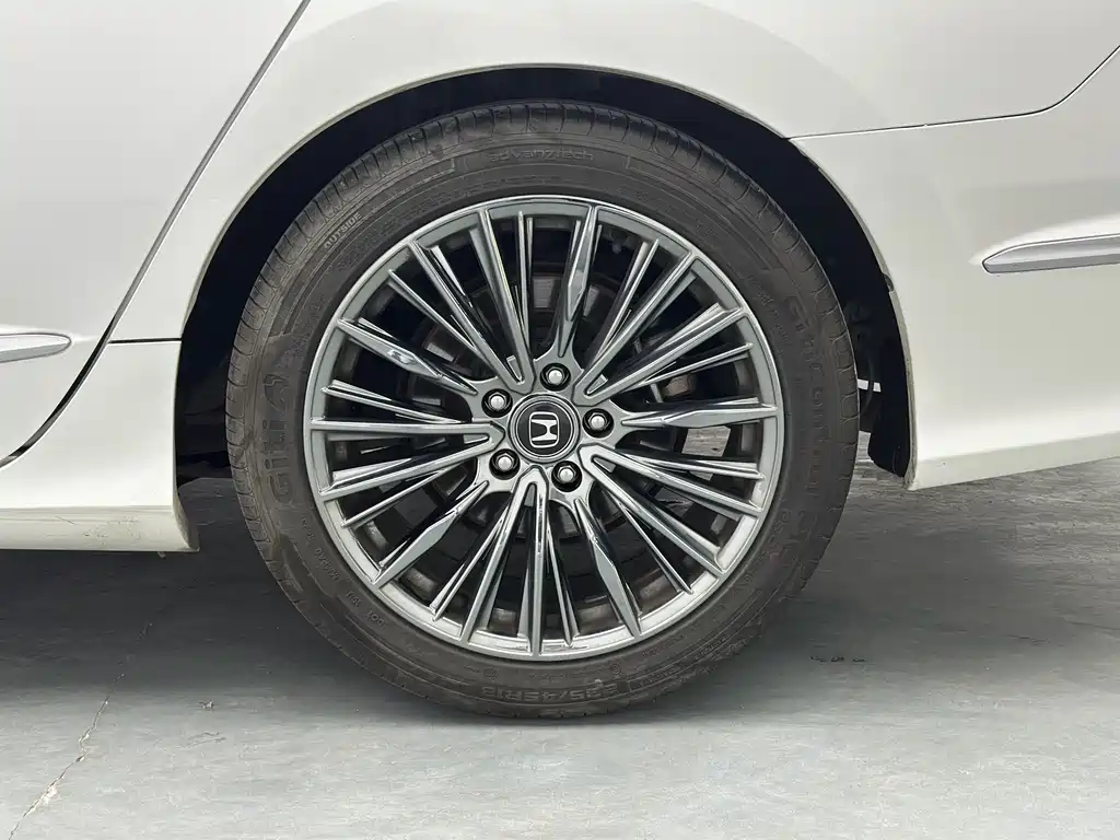 Honda Spirior — фото 18