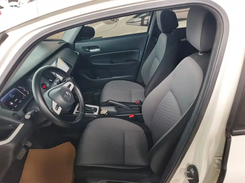 Honda Fit — фото 11