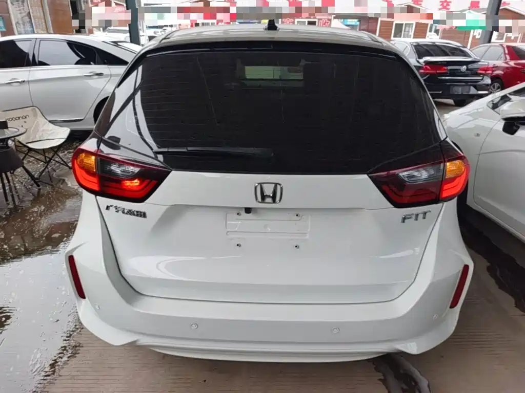 Honda Fit — фото 4
