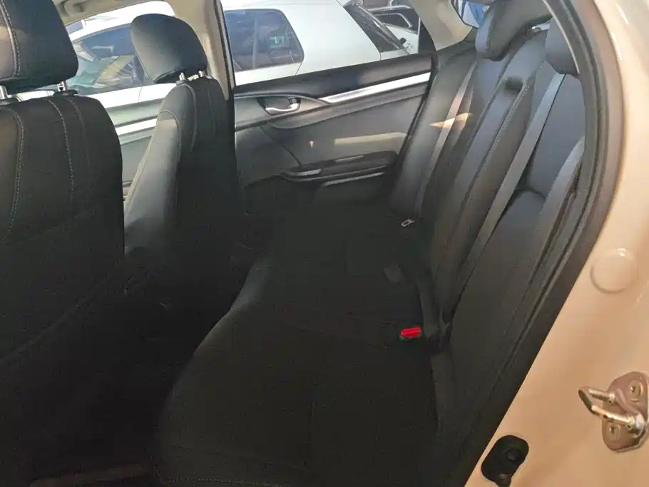 Honda Civic — фото 11
