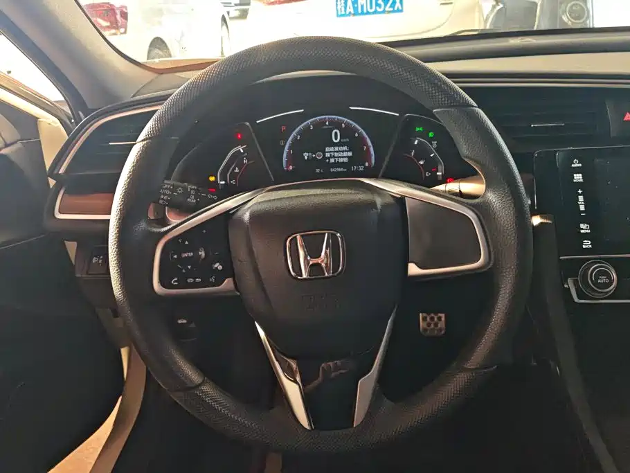 Honda Civic — фото 15