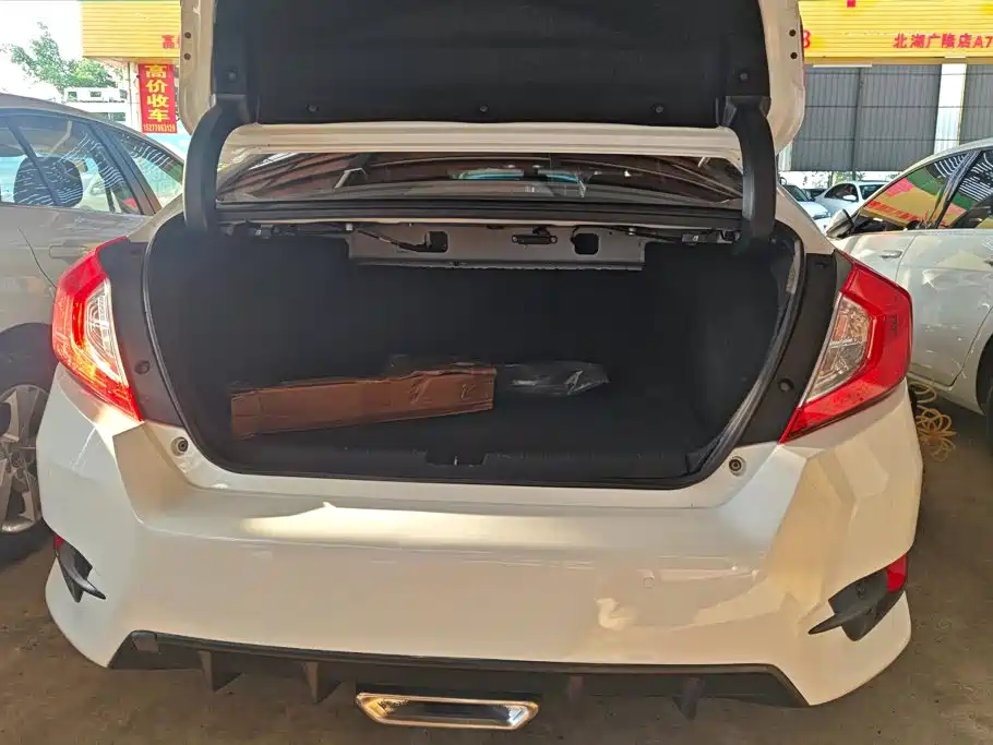Honda Civic — фото 4
