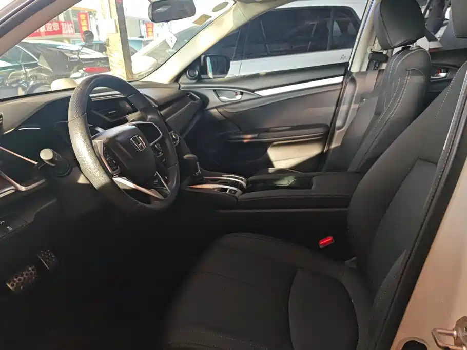 Honda Civic — фото 9