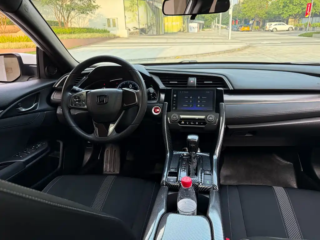 Honda Civic — фото 10