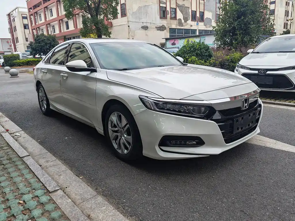 Honda Accord — фото 2