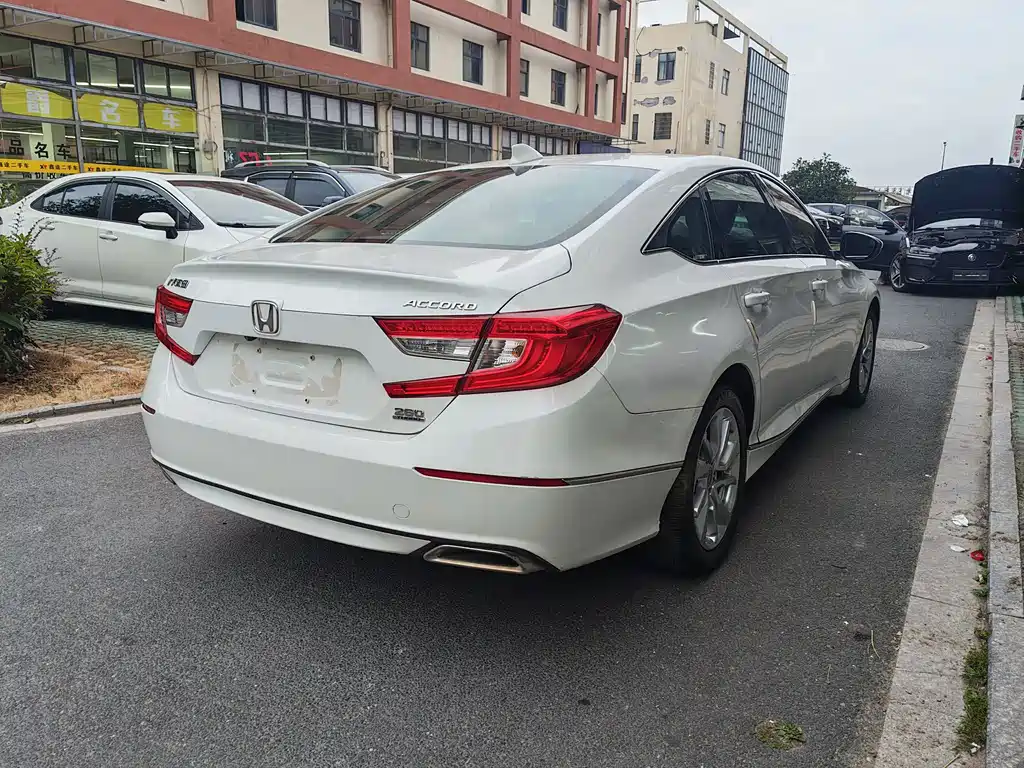 Honda Accord — фото 5
