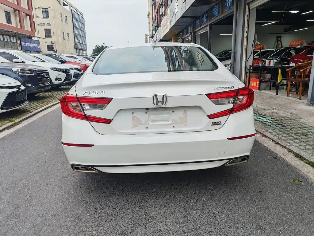 Honda Accord — фото 6