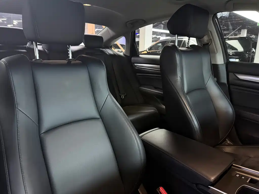 Honda Accord — фото 11
