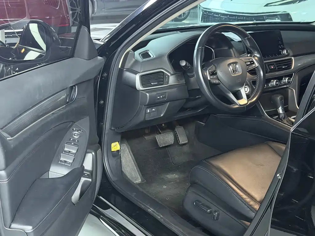 Honda Accord — фото 3