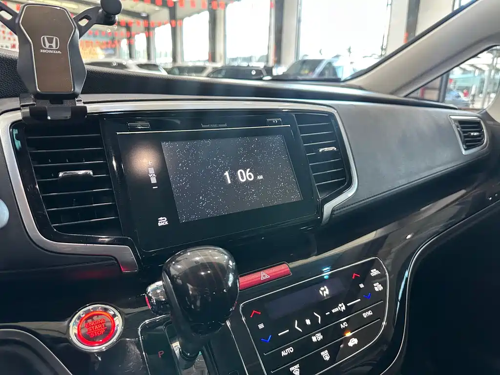 Honda Odyssey — фото 10