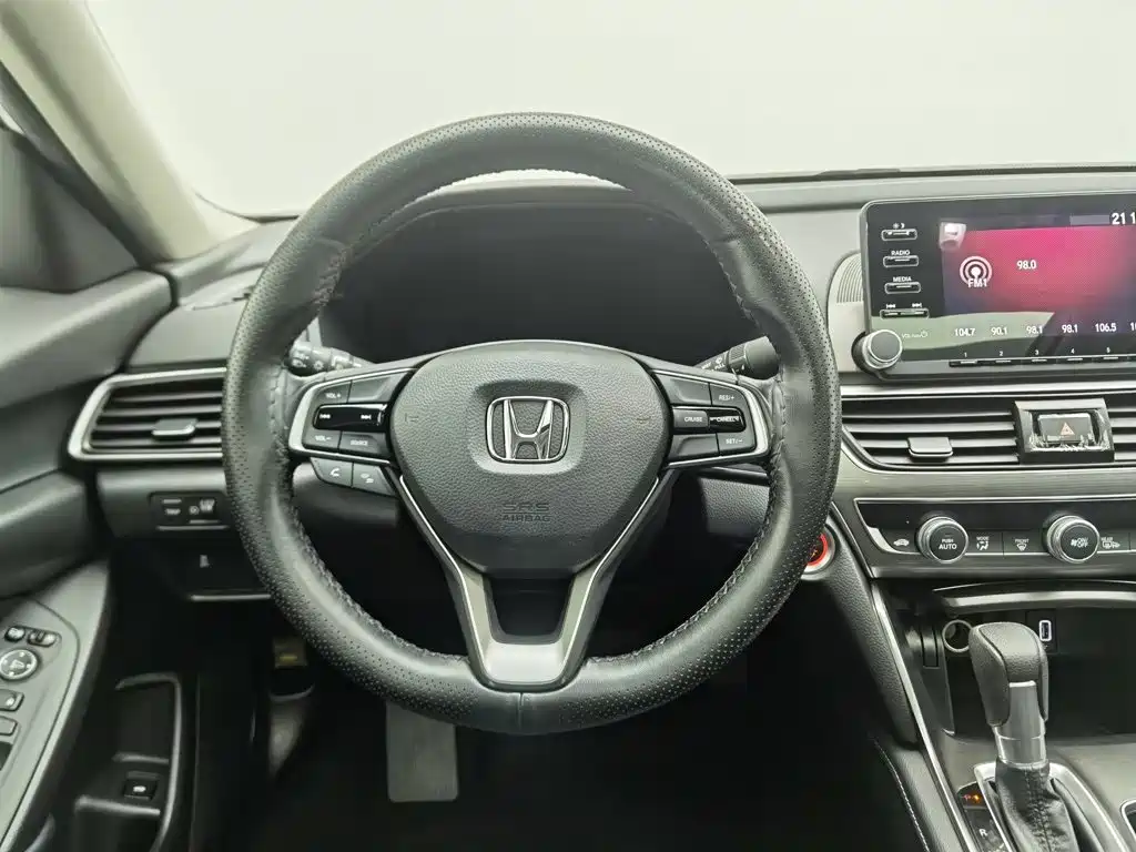 Honda Accord — фото 11