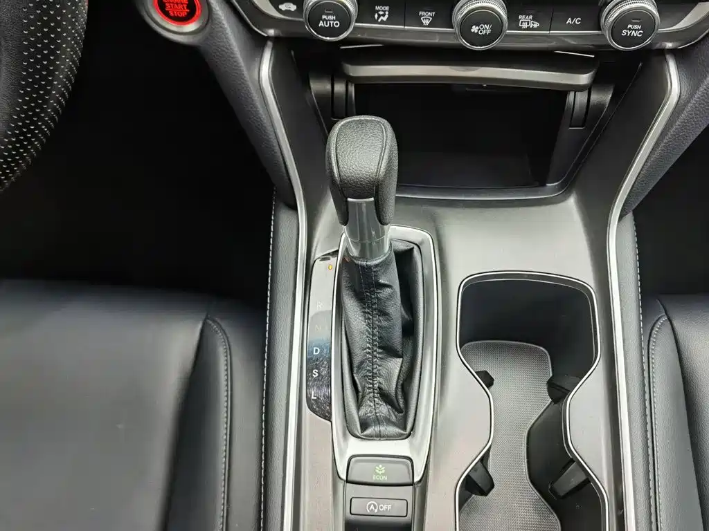 Honda Accord — фото 13