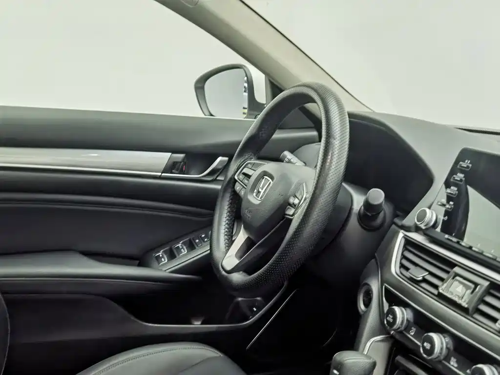Honda Accord — фото 22