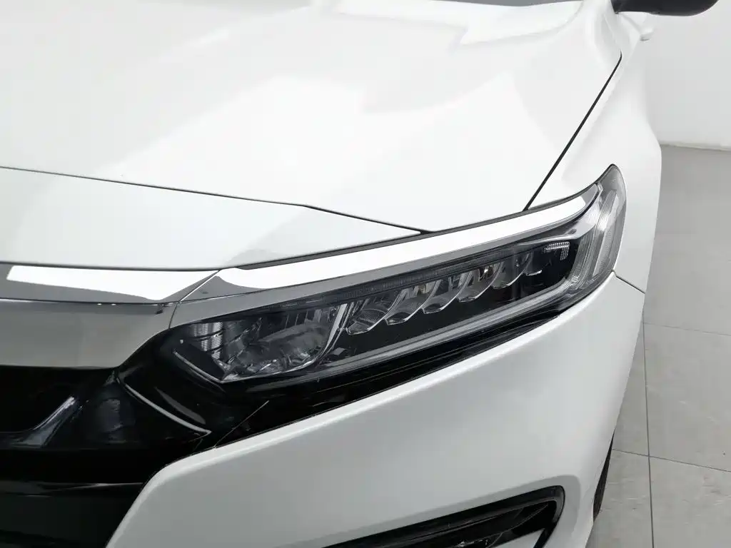 Honda Accord — фото 7
