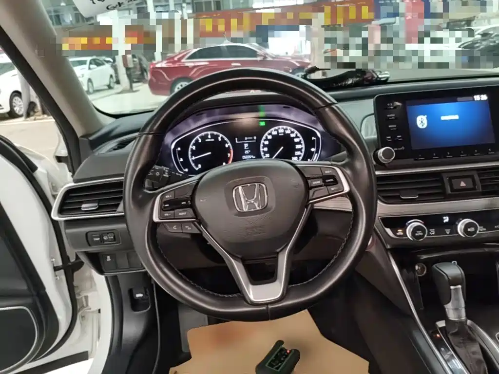 Honda Accord — фото 11
