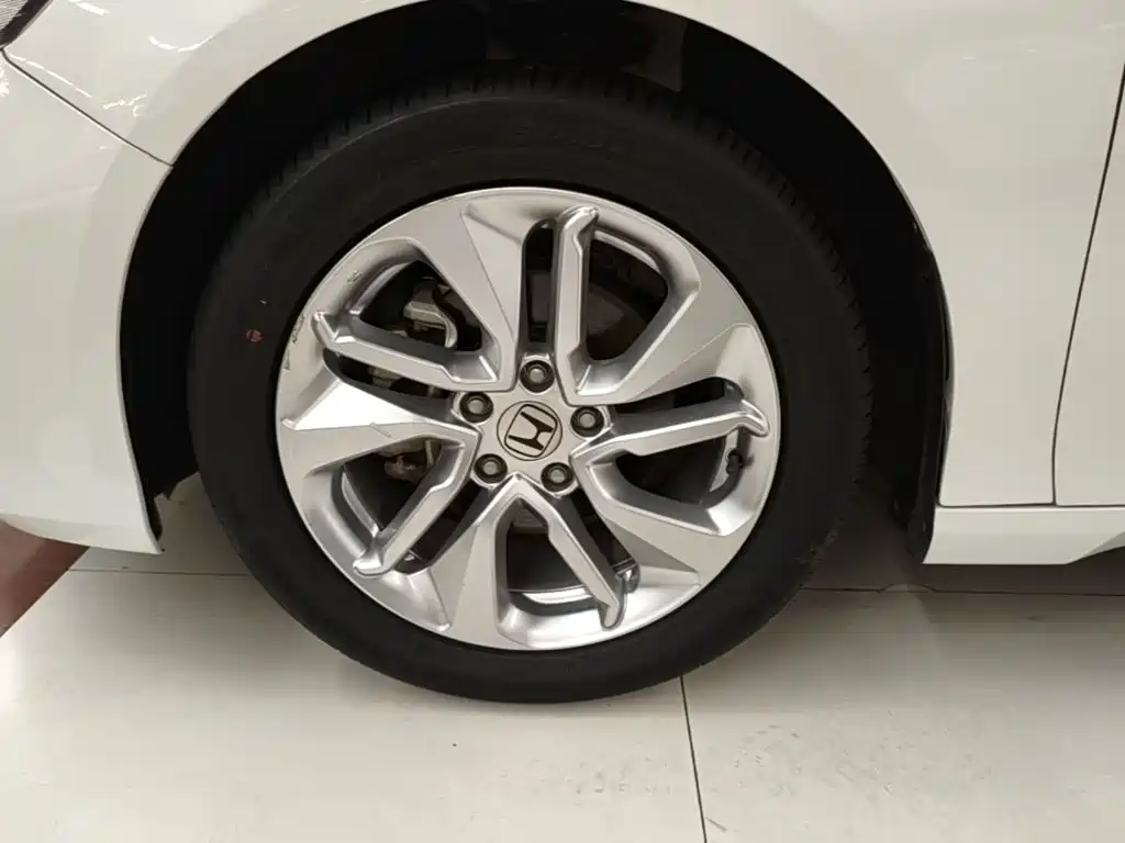 Honda Accord — фото 23