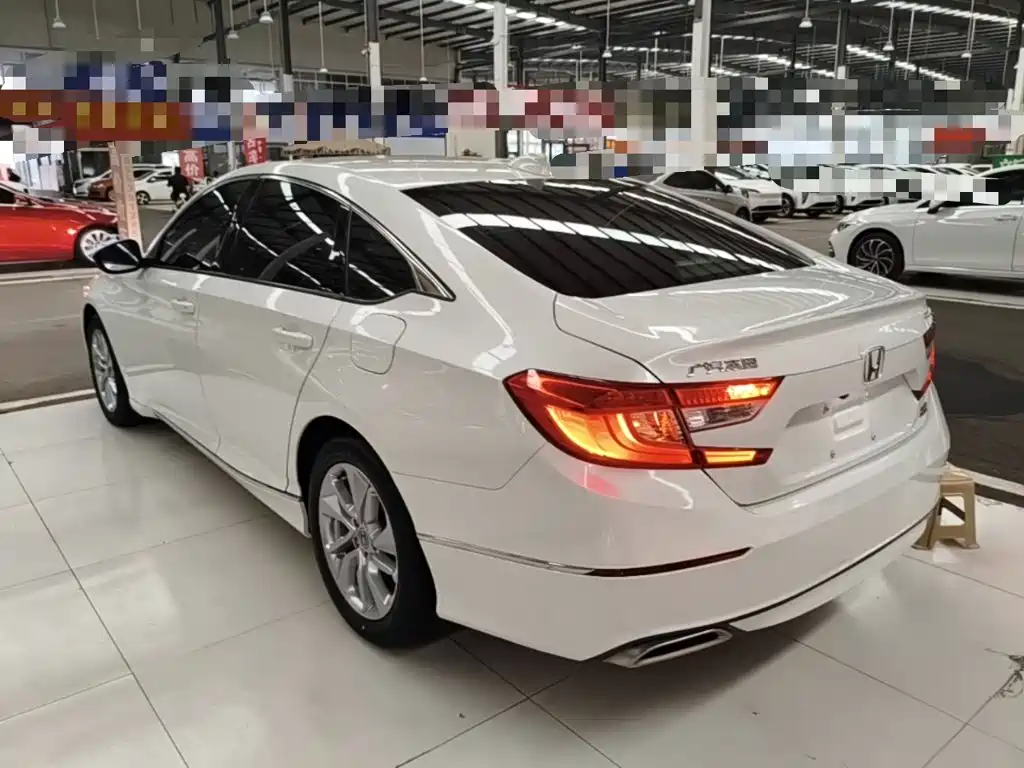 Honda Accord — фото 5