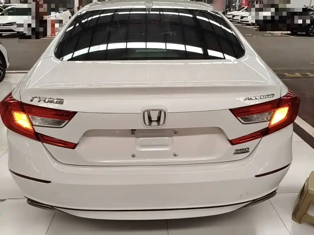 Honda Accord — фото 6