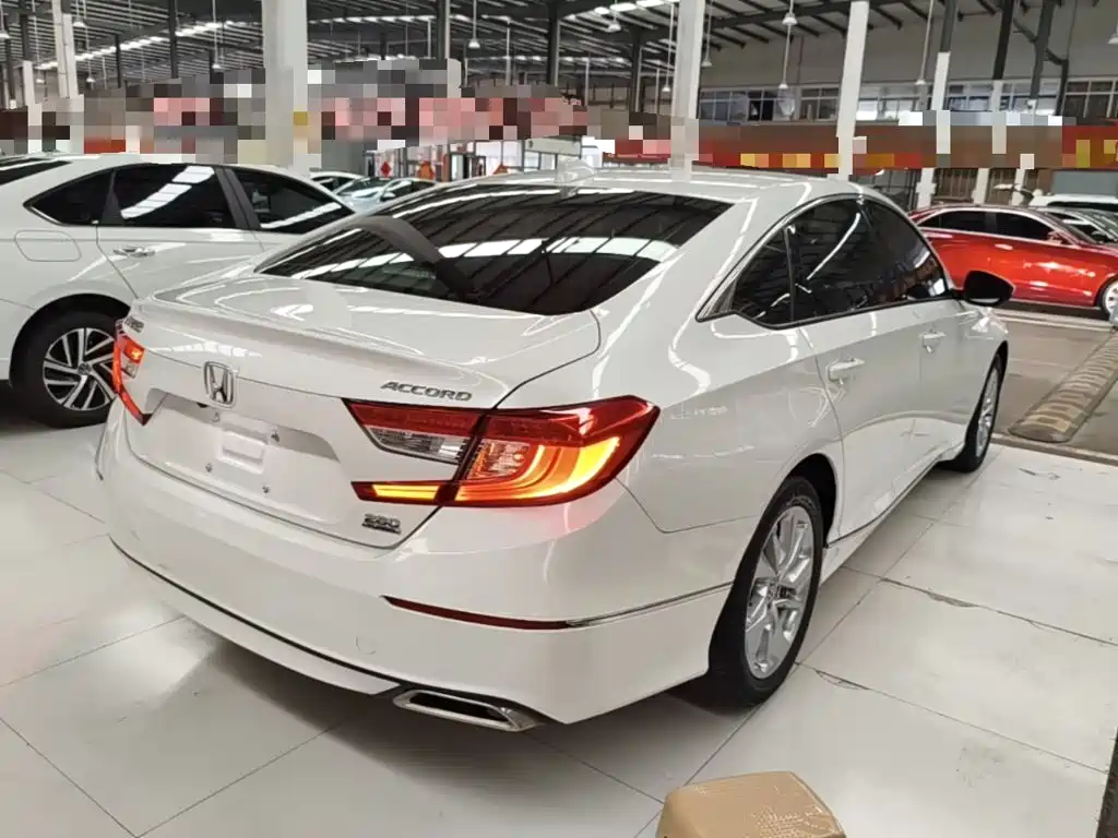 Honda Accord — фото 7