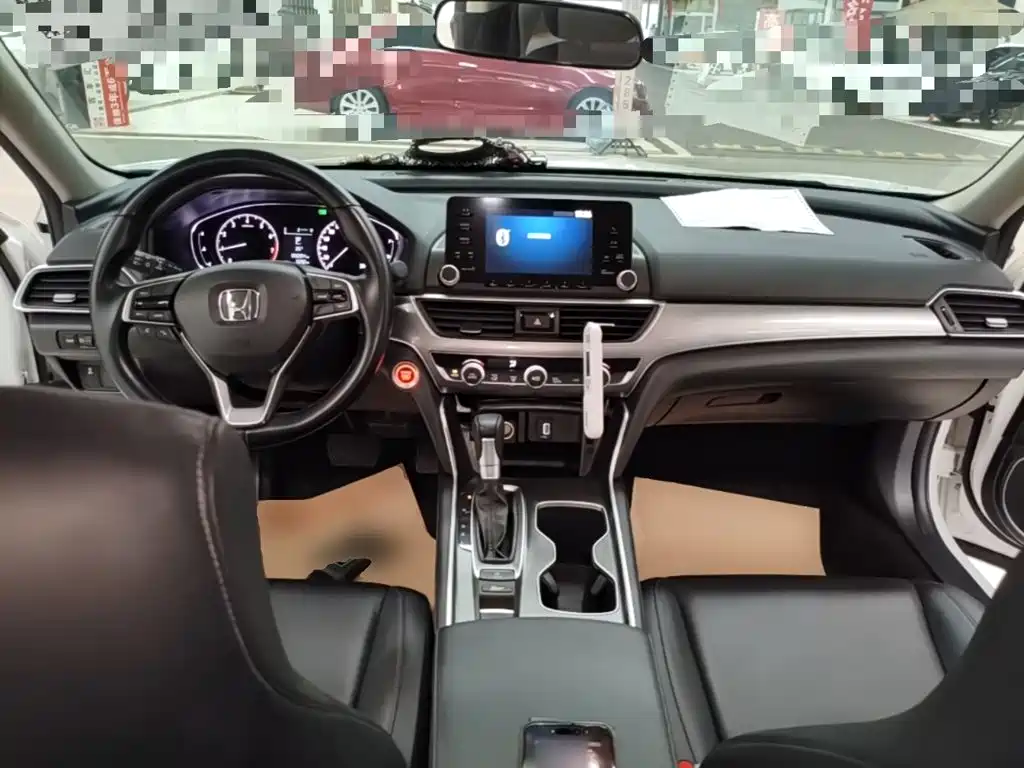 Honda Accord — фото 10