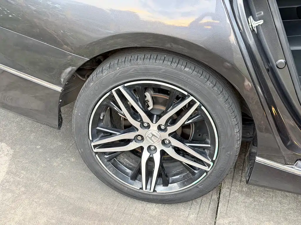 Honda Accord — фото 13