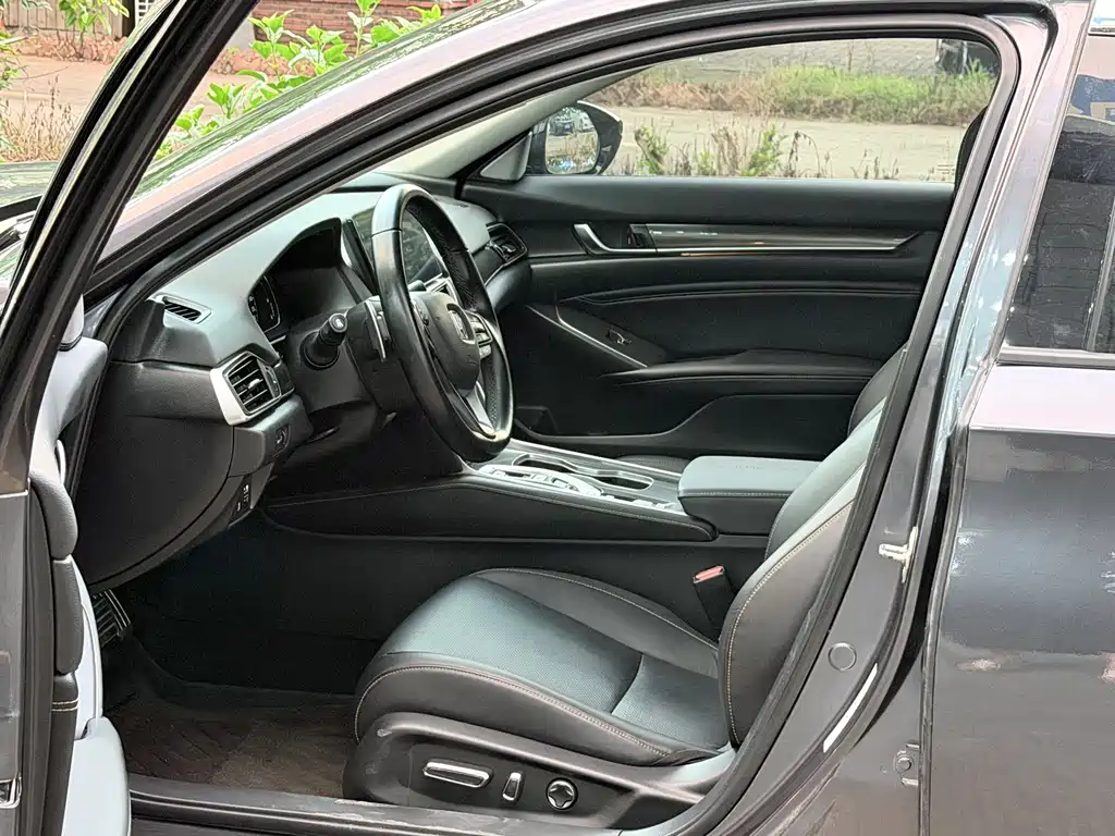 Honda Accord — фото 6