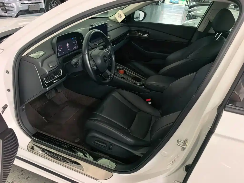 Honda Inspire — фото 11