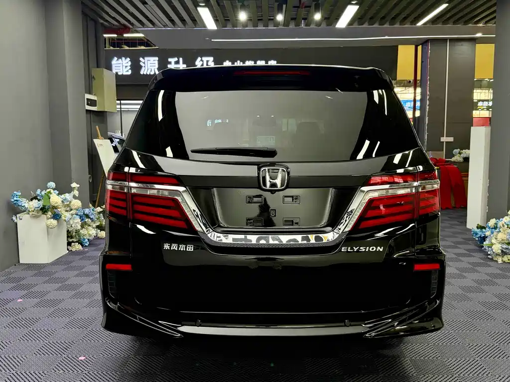 Honda Elysion — фото 13