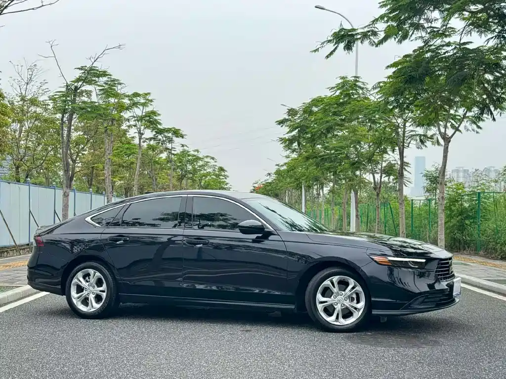 Honda Accord — фото 3