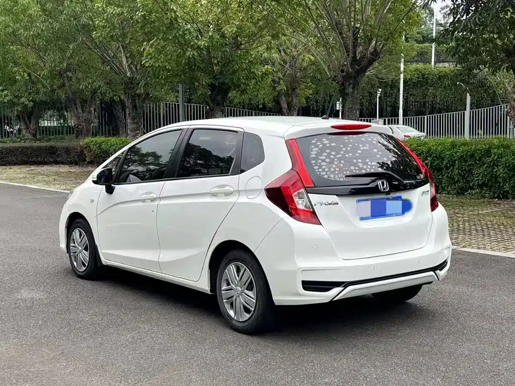 Honda Fit — фото 4