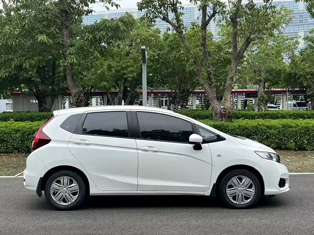 Honda Fit — фото 5