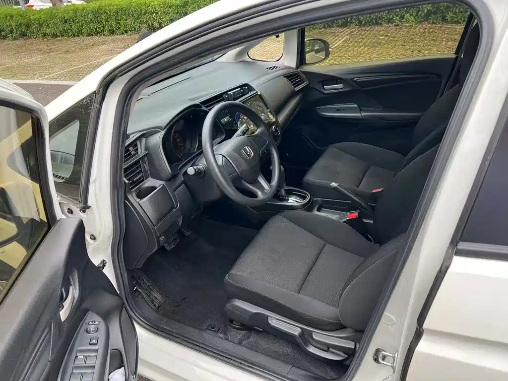 Honda Fit — фото 7